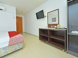 OYO 90494 Sam Huat Hotel