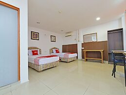 OYO 90494 Sam Huat Hotel