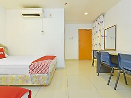 OYO 90494 Sam Huat Hotel