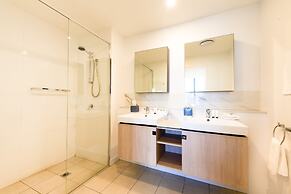 Hope Street Apartments by CLLIX