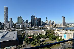 Hope Street Apartments by CLLIX