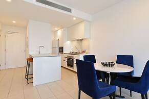 Hope Street Apartments by CLLIX