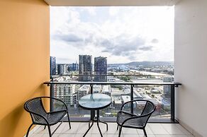 Hope Street Apartments by CLLIX