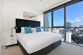 Hope Street Apartments by CLLIX