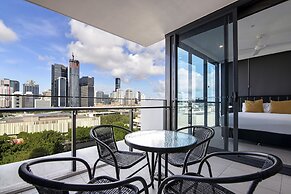 Hope Street Apartments by CLLIX