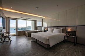 Ramada Suites by Wyndham Geoje