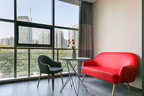 ibis Luoyang Baolong Square Hotel