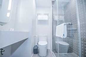 ibis Luoyang Baolong Square Hotel