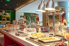 ibis Luoyang Baolong Square Hotel