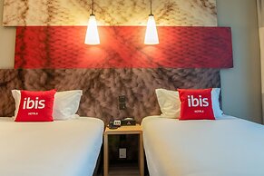 ibis Luoyang Baolong Square Hotel