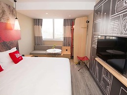 ibis Luoyang Baolong Square Hotel