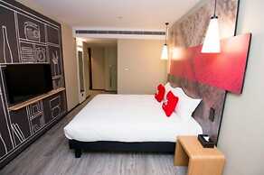 ibis Luoyang Baolong Square Hotel