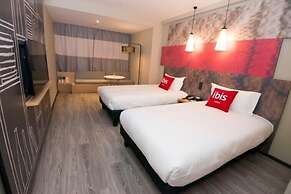 ibis Luoyang Baolong Square Hotel