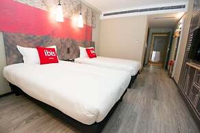 ibis Luoyang Baolong Square Hotel