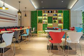 ibis Weinan Normal University Chaoyang Street Hotel