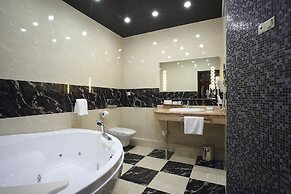 Imperial Club Delux