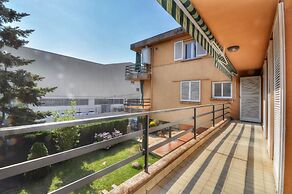 Big Apartment Caprabo