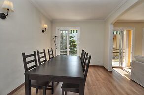 Big Apartment Caprabo