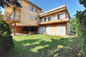 Big Apartment Caprabo