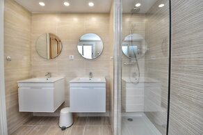 Big Apartment Caprabo