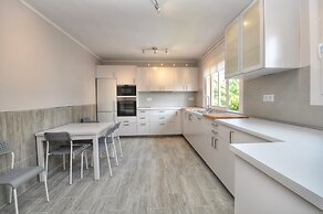 Big Apartment Caprabo