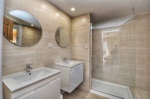 Big Apartment Caprabo