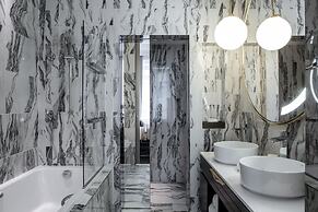 La Clef Champs-Élysées Paris by The Crest Collection