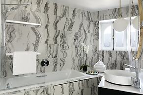 La Clef Champs-Élysées Paris by The Crest Collection