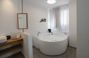 Natura Luxury Boutique Hotel Skopelos