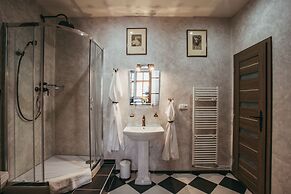 Divná Pani Luxury Gallery Rooms