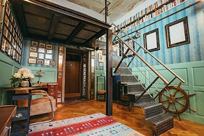 Divná Pani Luxury Gallery Rooms