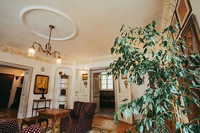 Divná Pani Luxury Gallery Rooms