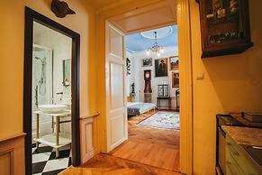 Divná Pani Luxury Gallery Rooms