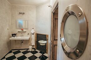 Divná Pani Luxury Gallery Rooms