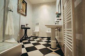Divná Pani Luxury Gallery Rooms