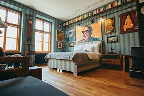 Divná Pani Luxury Gallery Rooms