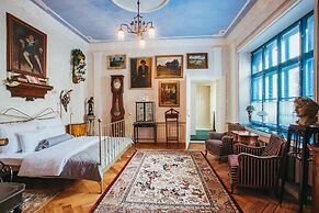Divná Pani Luxury Gallery Rooms