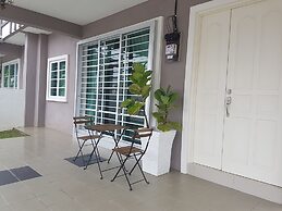 Sitiawan Homestay