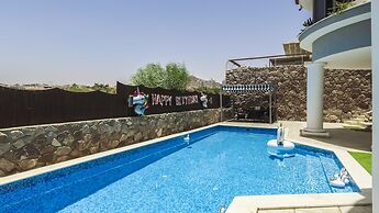 Luxury Suite By The Pool