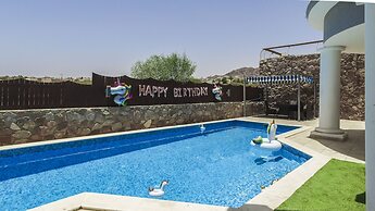 Luxury Suite By The Pool