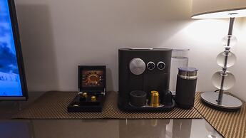 Luxury Suite By The Pool