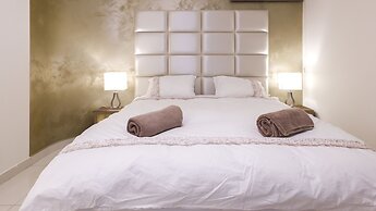 Luxury Suite By The Pool