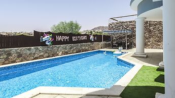 Luxury Suite By The Pool