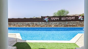 Luxury Suite By The Pool