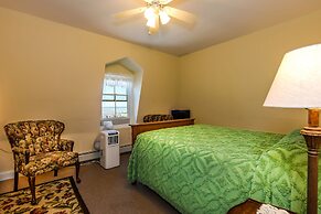 Payne's Harbor View Inn