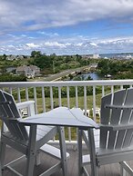 Payne's Harbor View Inn