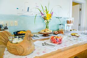 Payne's Harbor View Inn