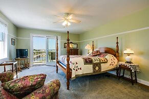 Payne's Harbor View Inn