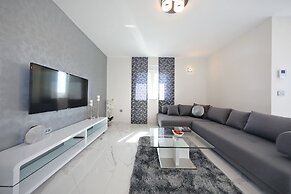 Luxury Majpruz Suites