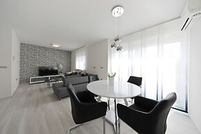 Luxury Majpruz Suites